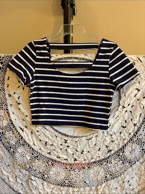 Charlotte Russe NWT Black and White Striped Crop Top- Large